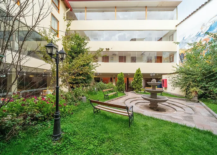 Hotel Taypikala Centro Historico 4*